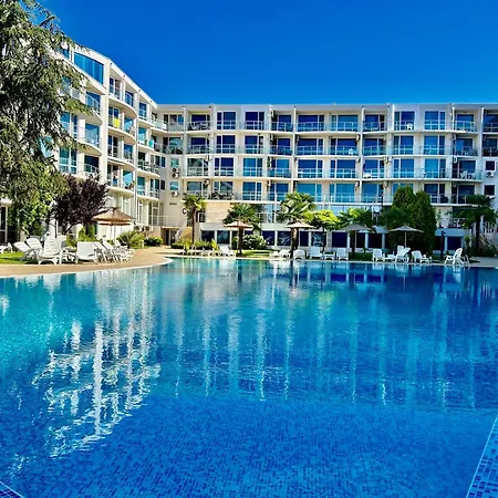 Atlantis & 4 Swimming Pools & &