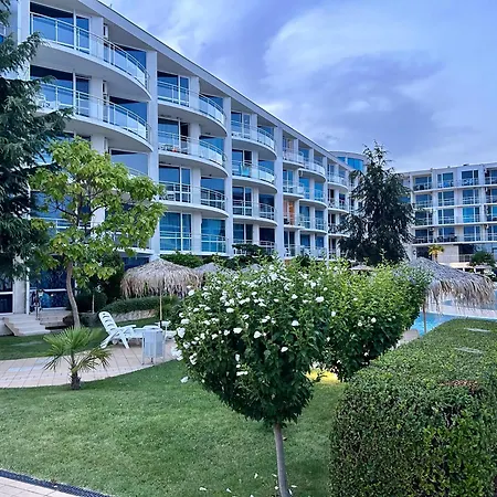 Atlantis & 4 Swimming Pools & & * 布尔加斯