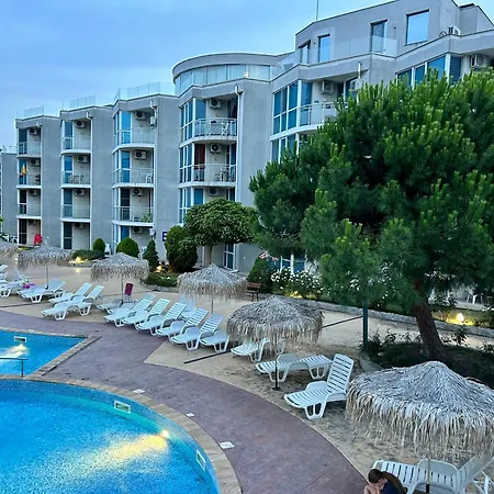 Atlantis & 4 Swimming Pools & & Apartmán
