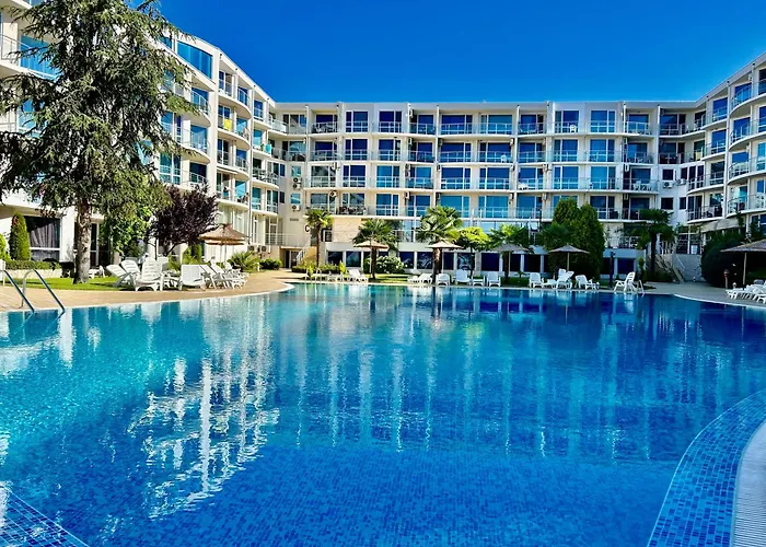 Atlantis & 4 Swimming Pools & &