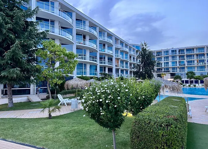 Atlantis & 4 Swimming Pools & & * 布尔加斯