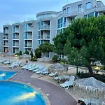 Atlantis & 4 Swimming Pools & & Apartament