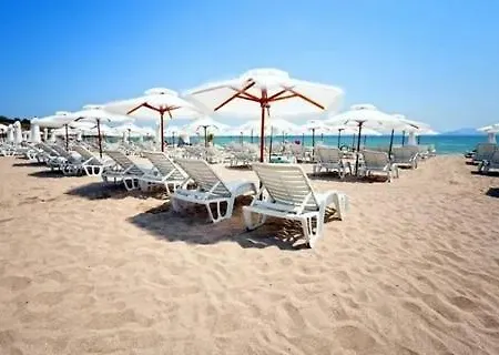 Atlantis & 4 Swimming Pools & & Apartment *