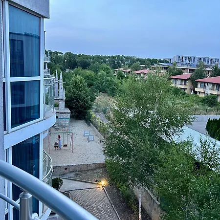 Atlantis & 4 Swimming Pools & & *