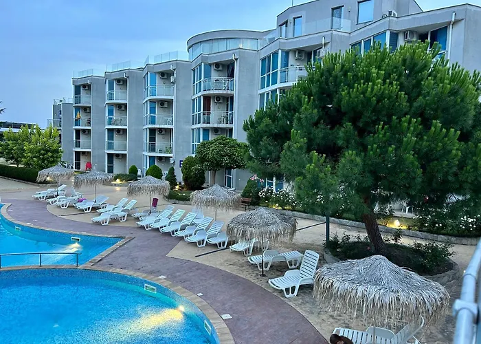 Atlantis & 4 Swimming Pools & & Apartment