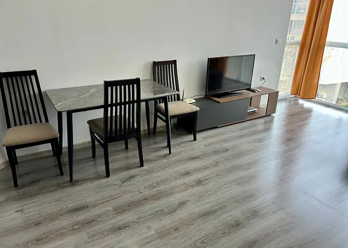 Atlantis & 4 Swimming Pools & & *